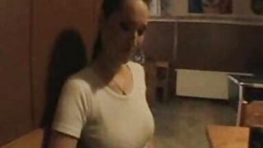 Lezbiyenler oyuncak porno ilk gece kullanın